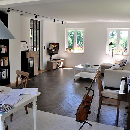 Tres Belle Villa 4 Facades Dans Quartier Vert Et Arbore - 5 Kms De Namur Ngoại thất bức ảnh