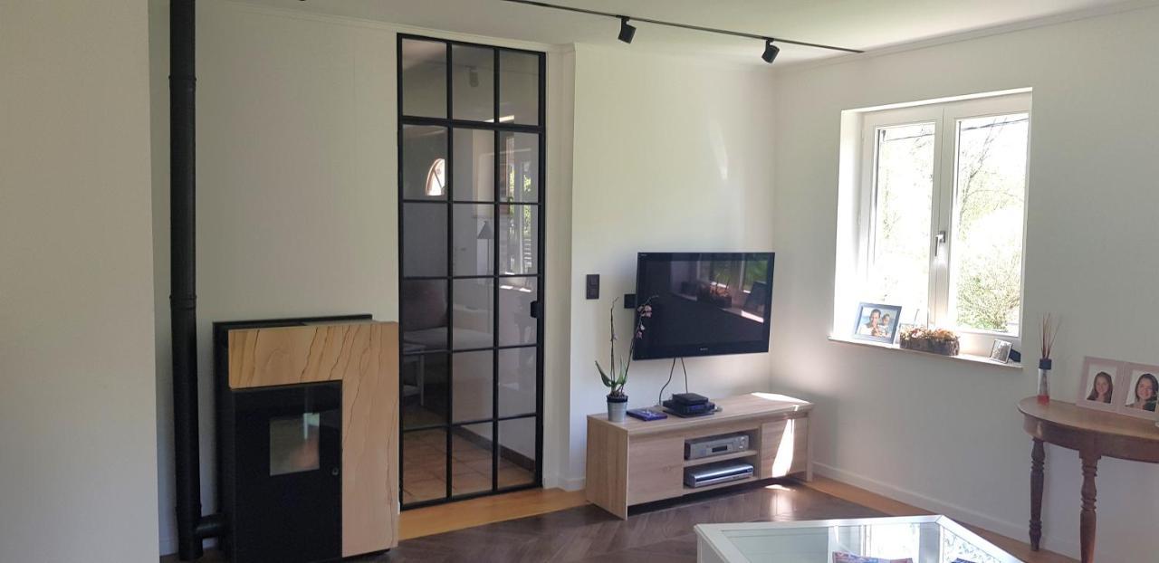 Tres Belle Villa 4 Facades Dans Quartier Vert Et Arbore - 5 Kms De Namur Ngoại thất bức ảnh