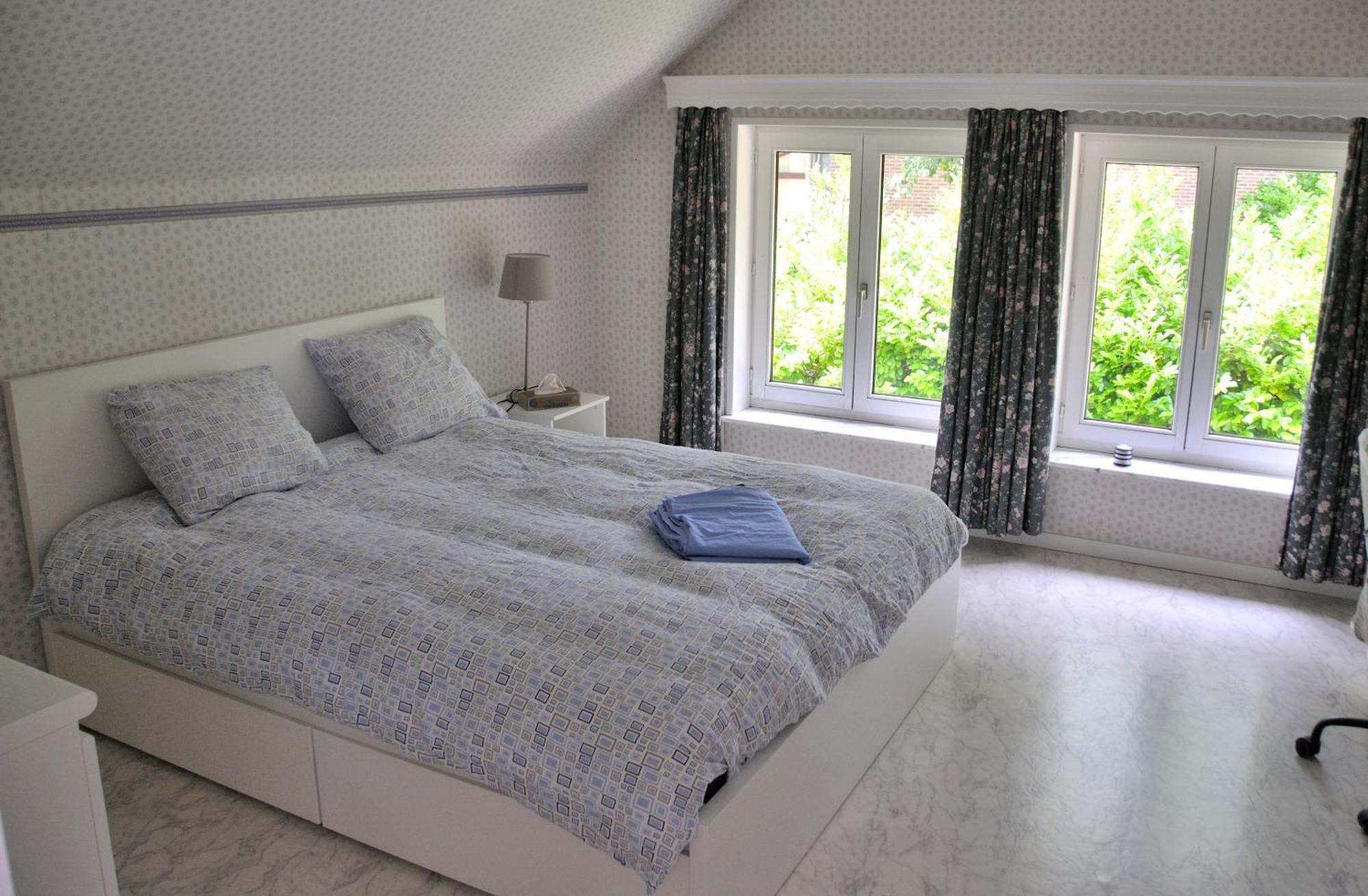 Tres Belle Villa 4 Facades Dans Quartier Vert Et Arbore - 5 Kms De Namur Ngoại thất bức ảnh